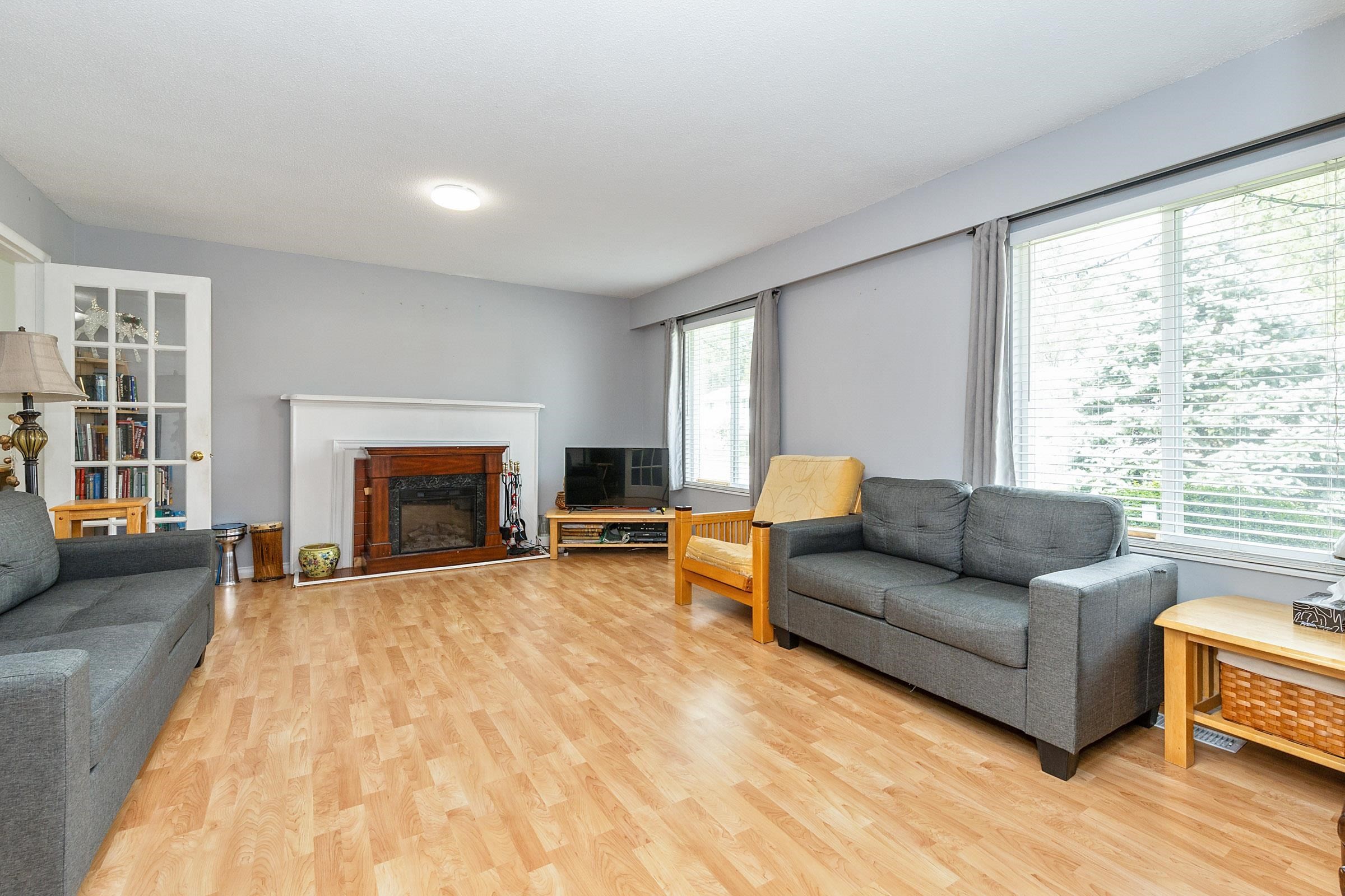 









22914


Storey

Avenue,
Maple Ridge,




BC
V2X 3W1

