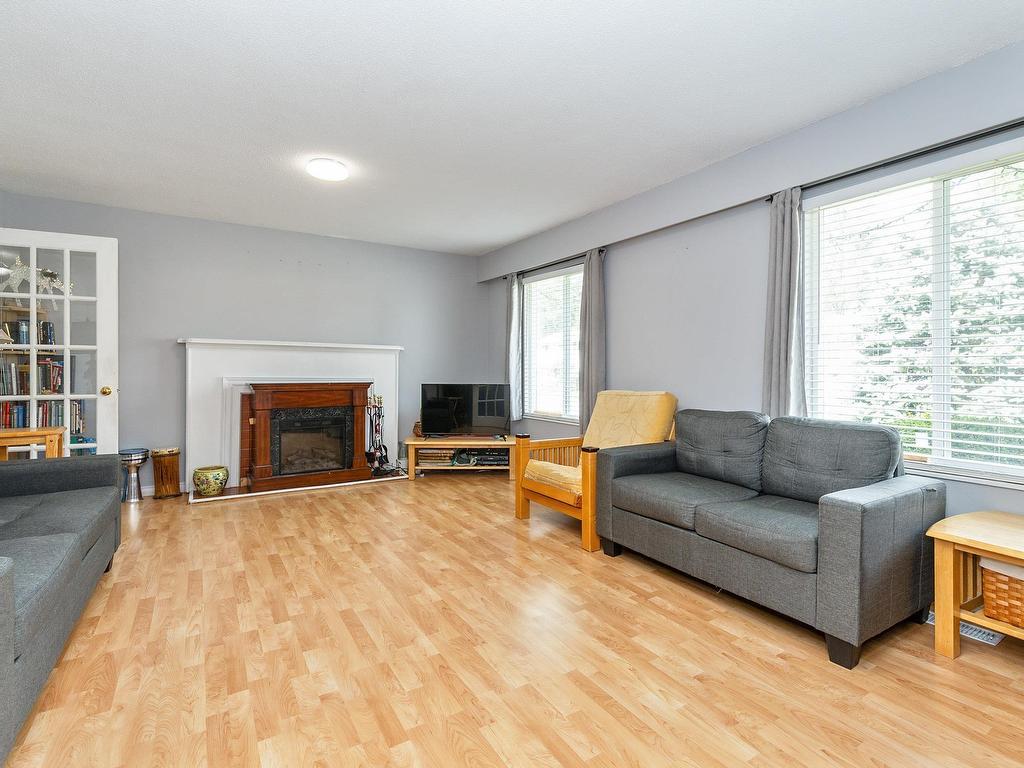 









22914


Storey

Avenue,
Maple Ridge,




BC
V2X 3W1

