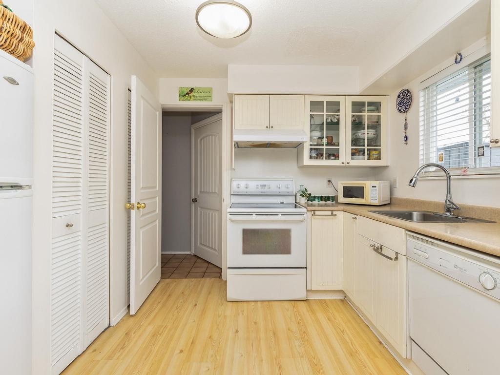 









22914


Storey

Avenue,
Maple Ridge,




BC
V2X 3W1

