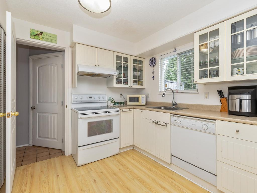 









22914


Storey

Avenue,
Maple Ridge,




BC
V2X 3W1

