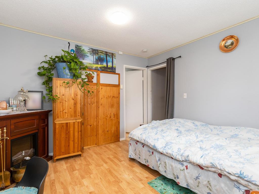 









22914


Storey

Avenue,
Maple Ridge,




BC
V2X 3W1

