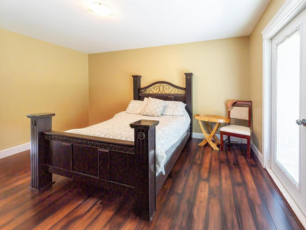 









25975


116

Avenue,
Maple Ridge,




BC
V4R 1Z6

