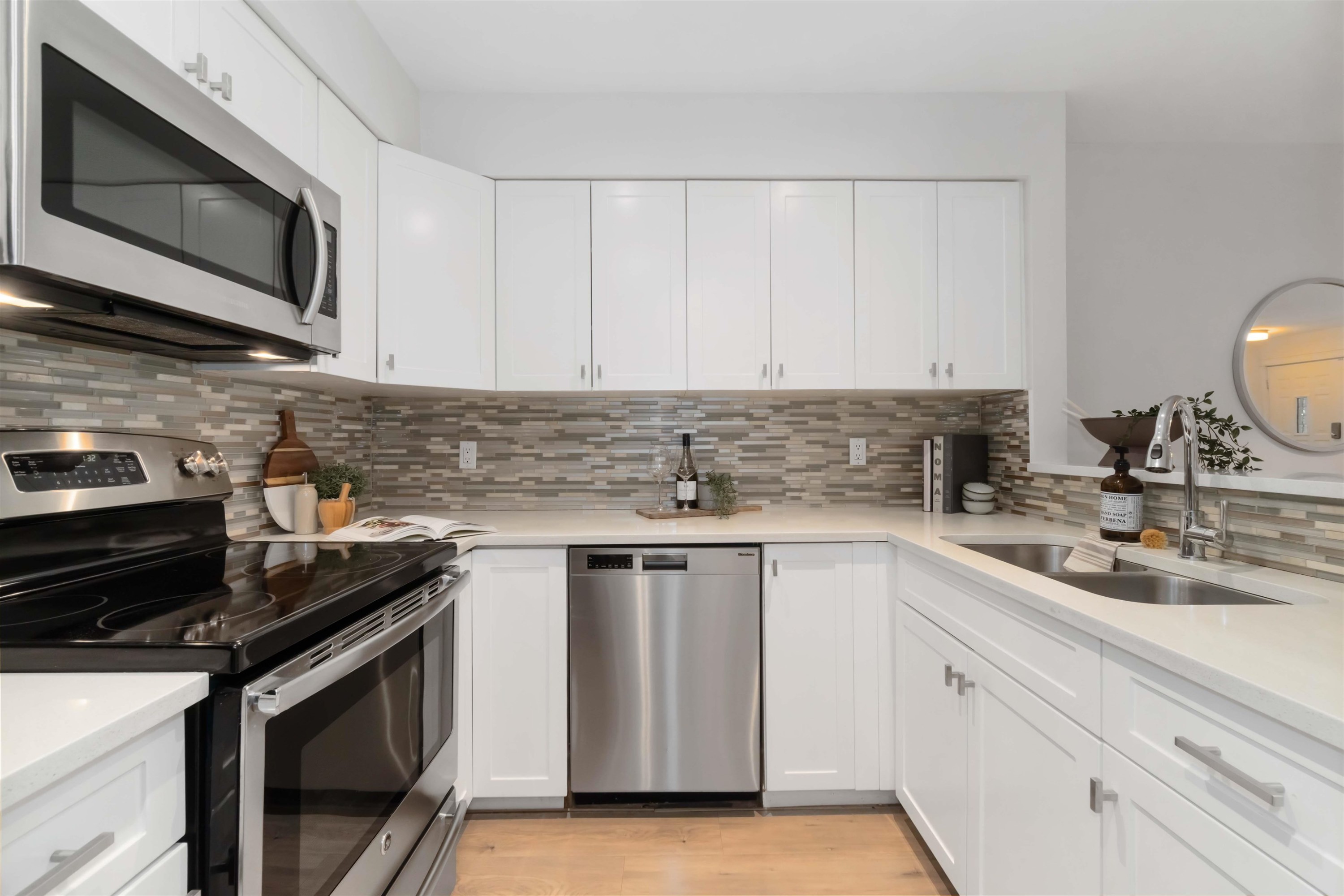 









65


Foxwood

Drive, 11,
Port Moody,




BC
V3H 4Z5

