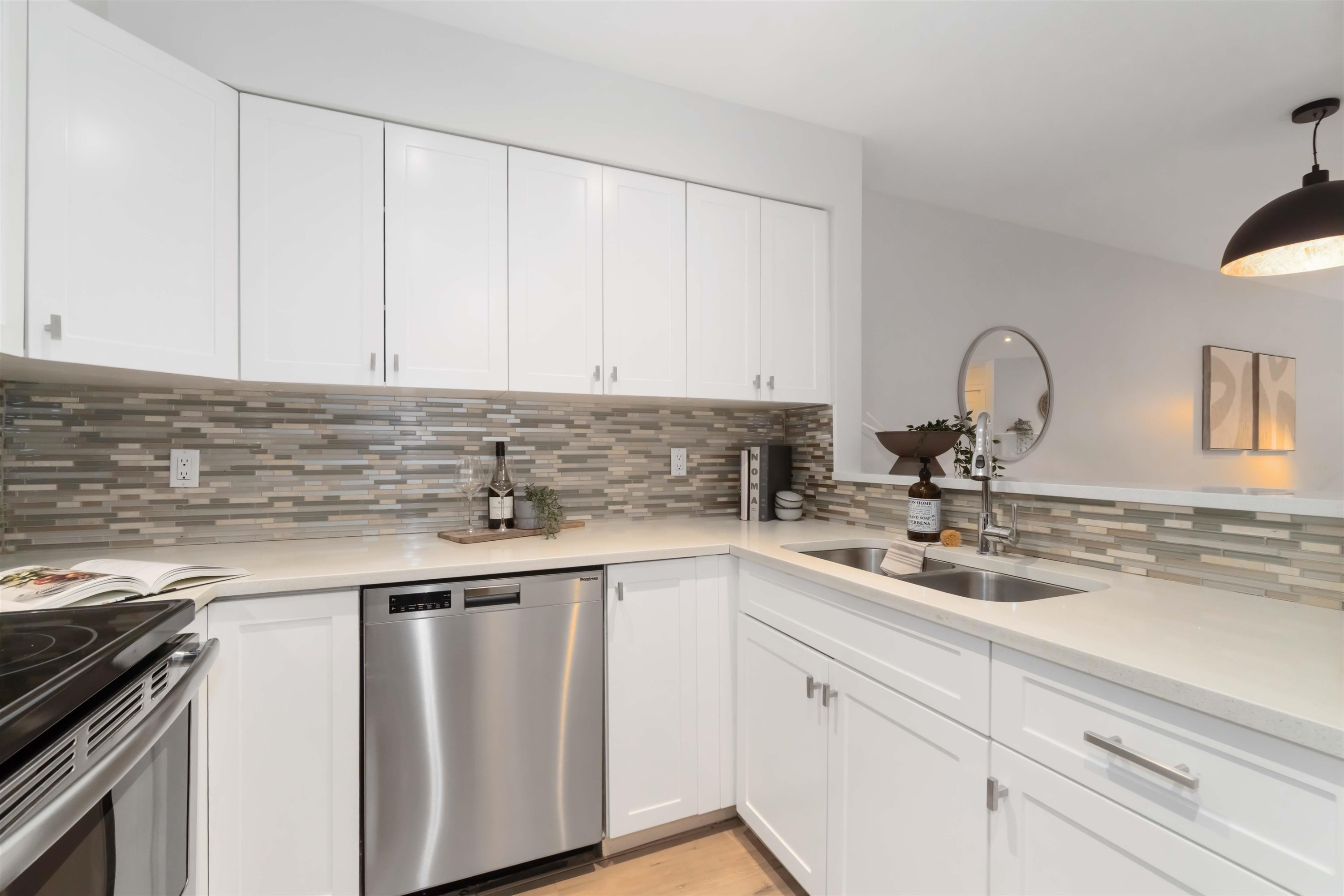 









65


Foxwood

Drive, 11,
Port Moody,




BC
V3H 4Z5

