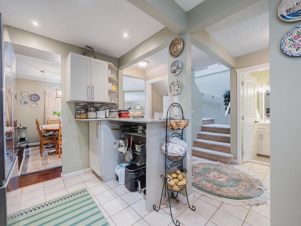 









561


Shaw

Avenue, 3,
Coquitlam,




BC
V3K 2R2

