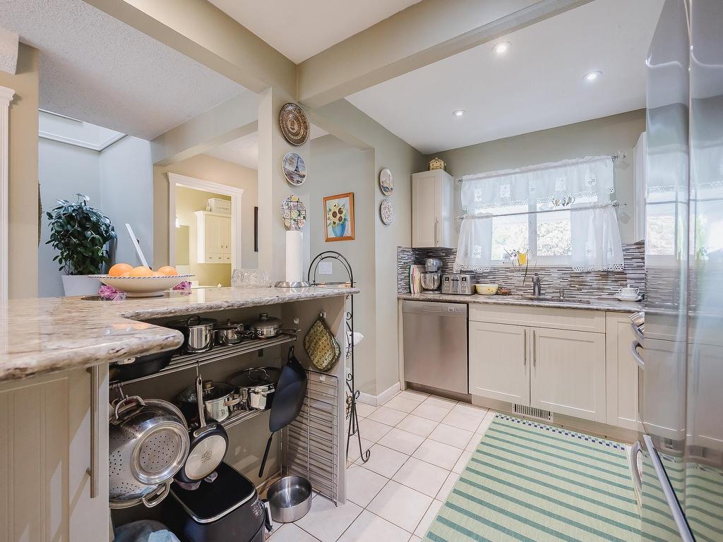 









561


Shaw

Avenue, 3,
Coquitlam,




BC
V3K 2R2

