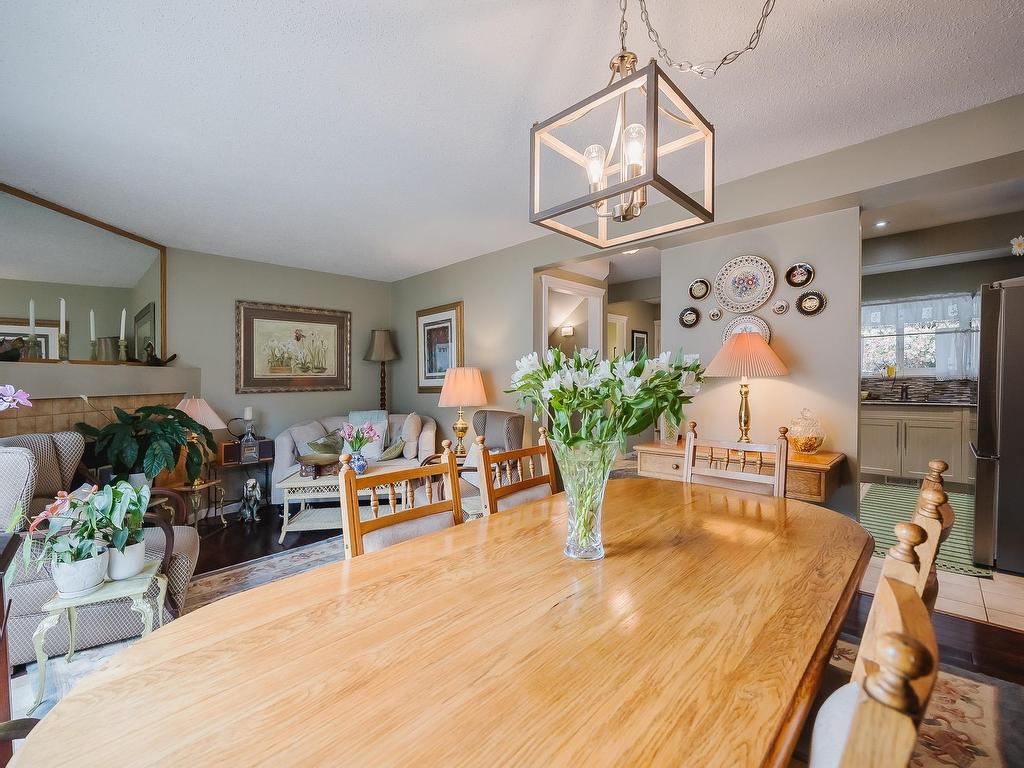 









561


Shaw

Avenue, 3,
Coquitlam,




BC
V3K 2R2

