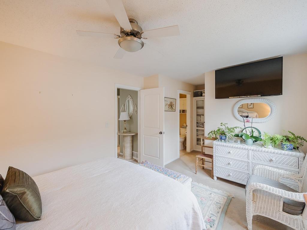 









561


Shaw

Avenue, 3,
Coquitlam,




BC
V3K 2R2

