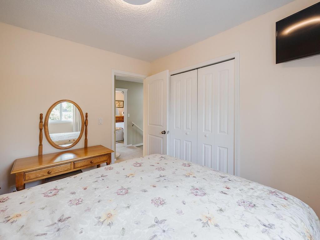 









561


Shaw

Avenue, 3,
Coquitlam,




BC
V3K 2R2

