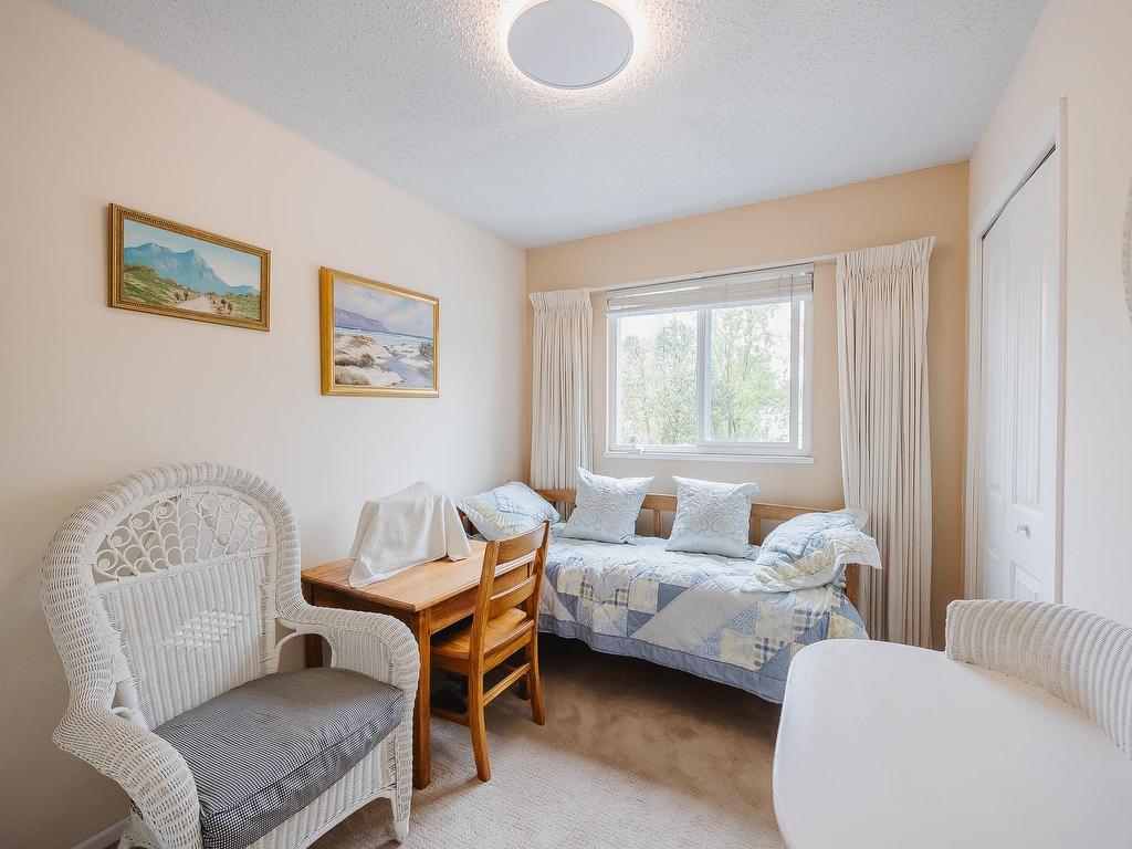 









561


Shaw

Avenue, 3,
Coquitlam,




BC
V3K 2R2

