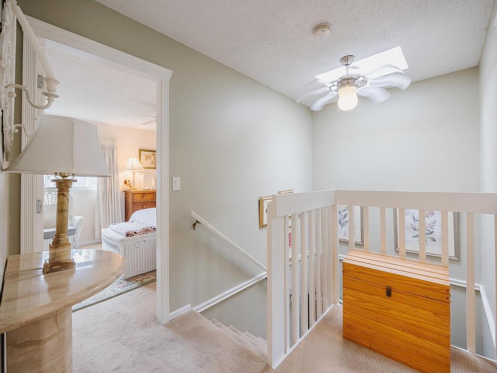 









561


Shaw

Avenue, 3,
Coquitlam,




BC
V3K 2R2

