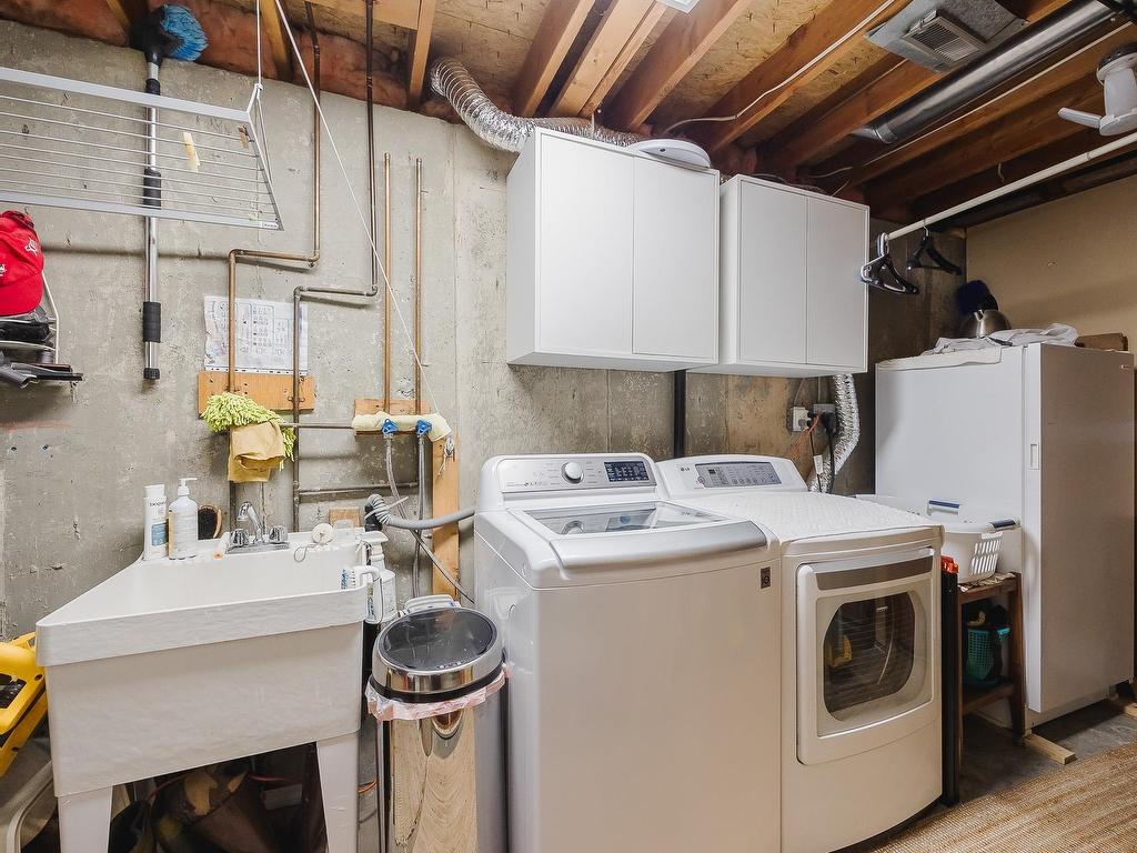 









561


Shaw

Avenue, 3,
Coquitlam,




BC
V3K 2R2


