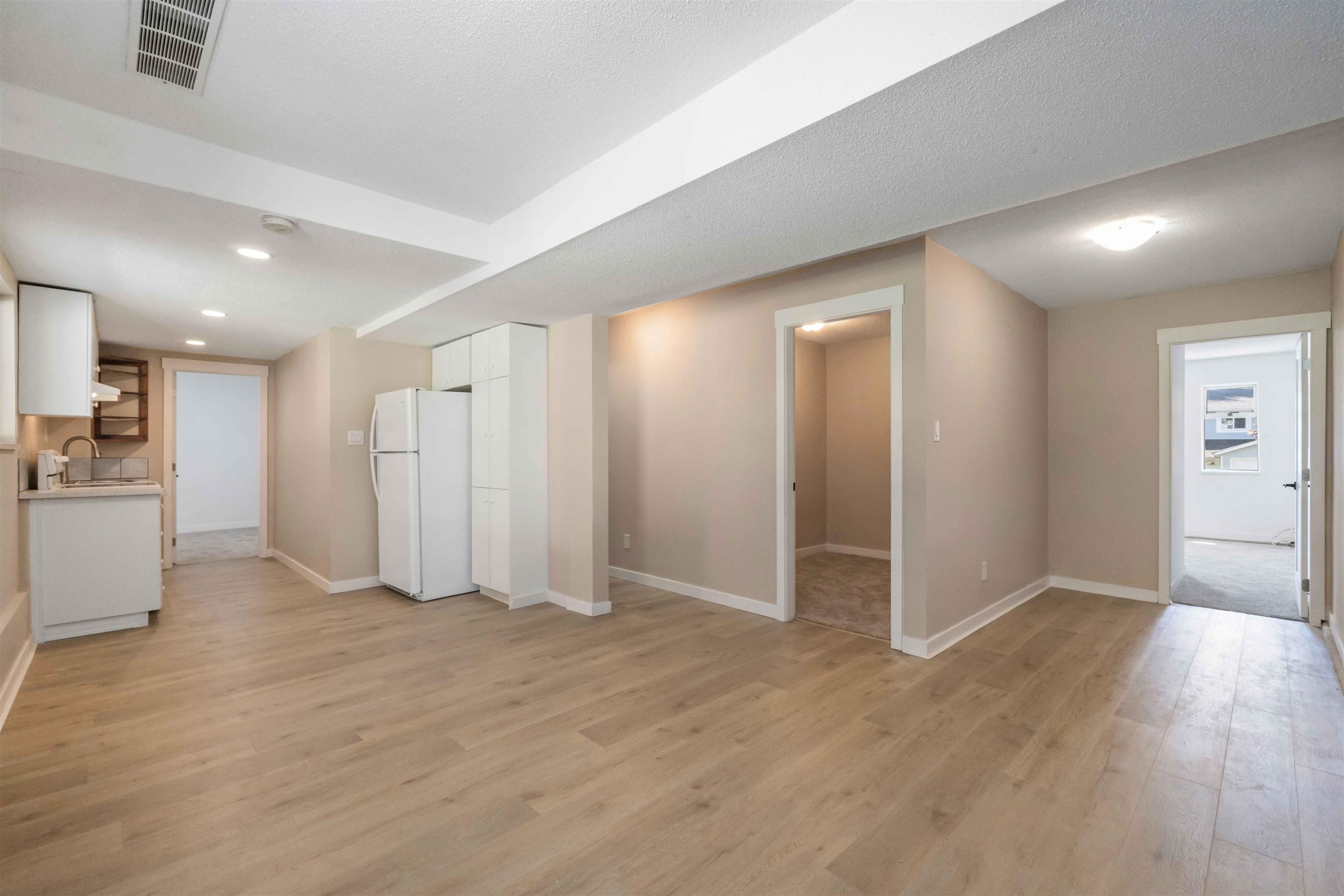 









24861


119

Avenue,
Maple Ridge,




BC
V4R 1Z1

