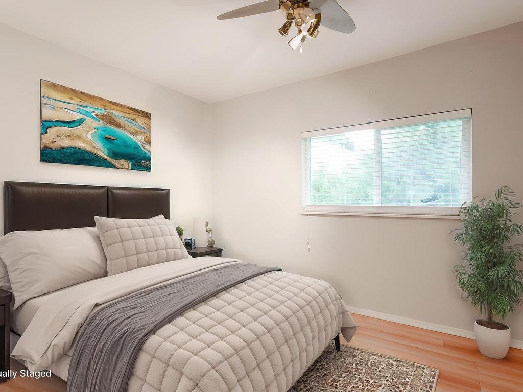 









11554


284

Street,
Maple Ridge,




BC
V2W 1L9

