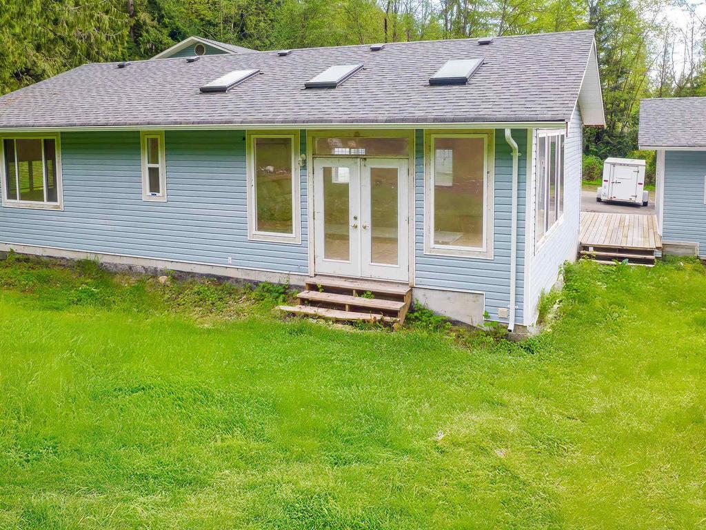 









11554


284

Street,
Maple Ridge,




BC
V2W 1L9

