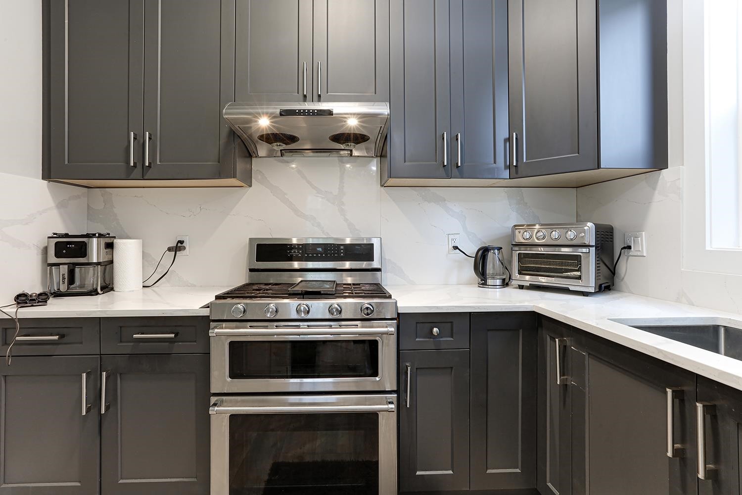 









3399


Derbyshire

Avenue,
Coquitlam,




BC
V3E 0G3

