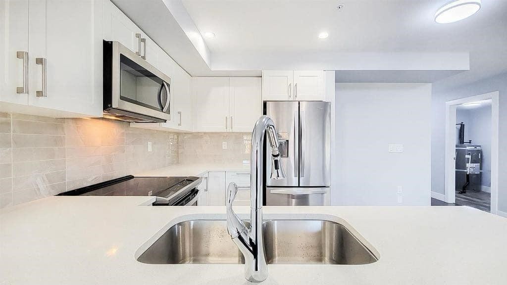 









1990


Westminster

Avenue, 103,
Coquitlam,




BC
V3B 1E8

