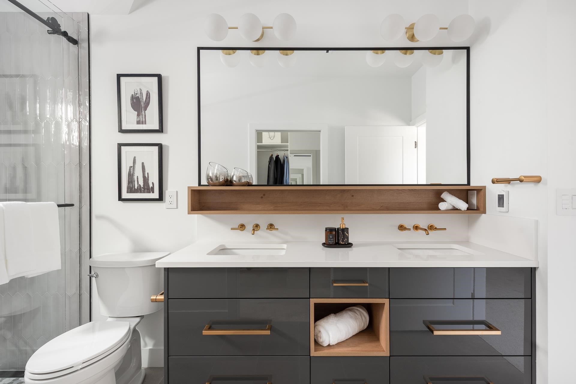 









1071


22nd

Avenue East,
Vancouver,




BC
V5V 1W2

