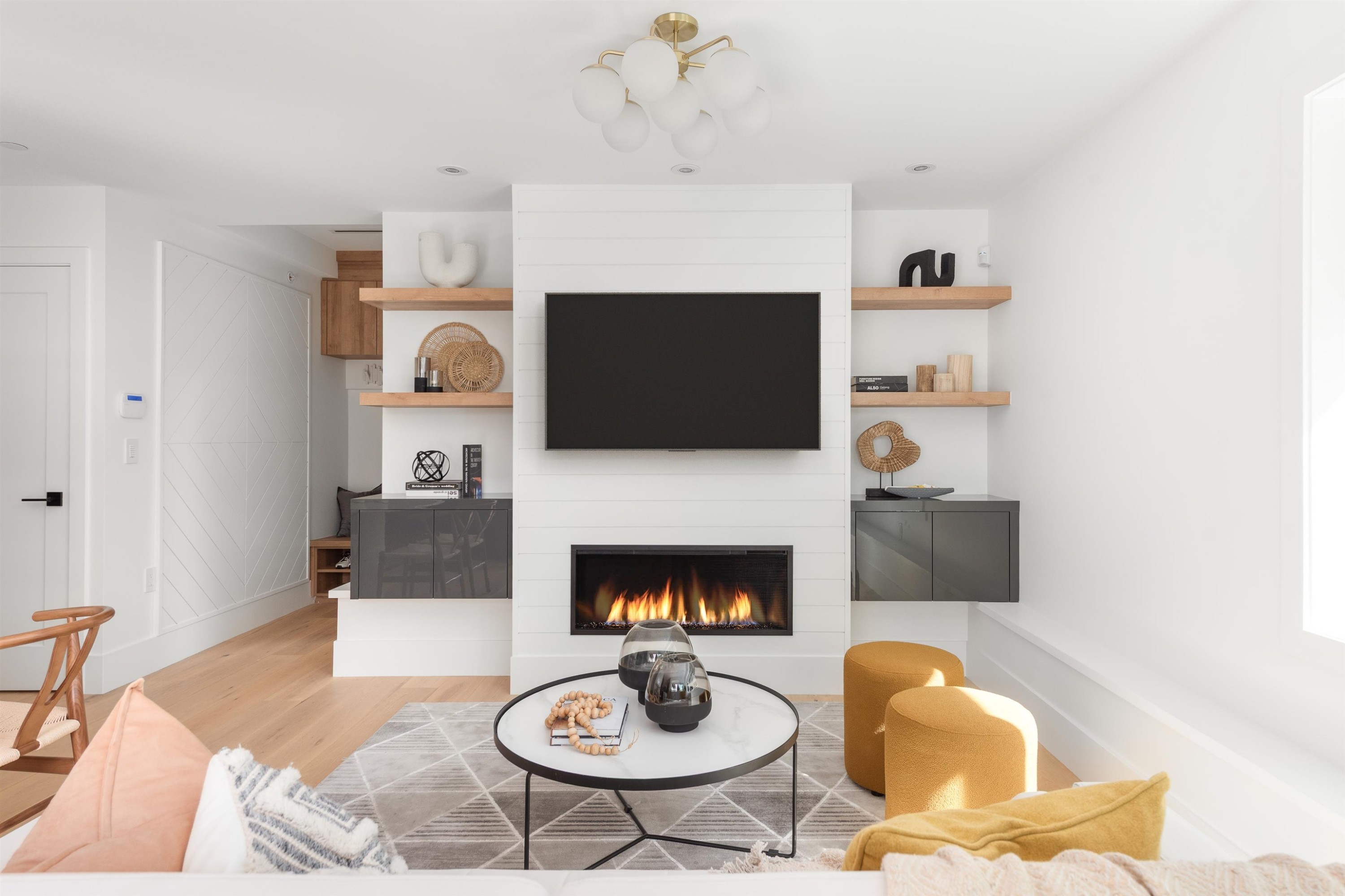 









1071


22nd

Avenue East,
Vancouver,




BC
V5V 1W2

