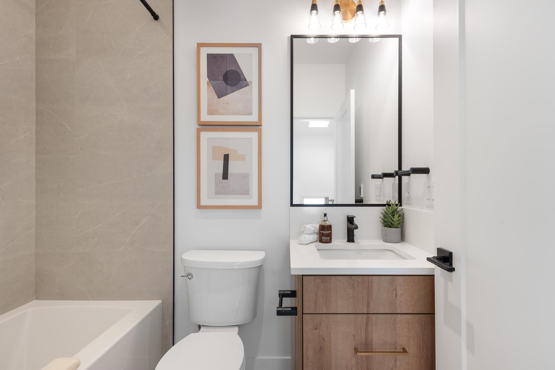 









1071


22nd

Avenue East,
Vancouver,




BC
V5V 1W2

