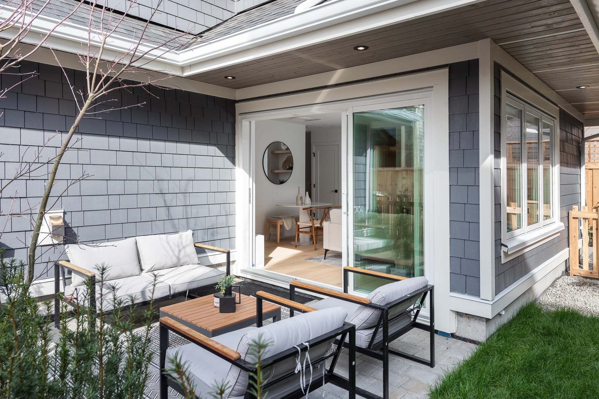 









1071


22nd

Avenue East,
Vancouver,




BC
V5V 1W2

