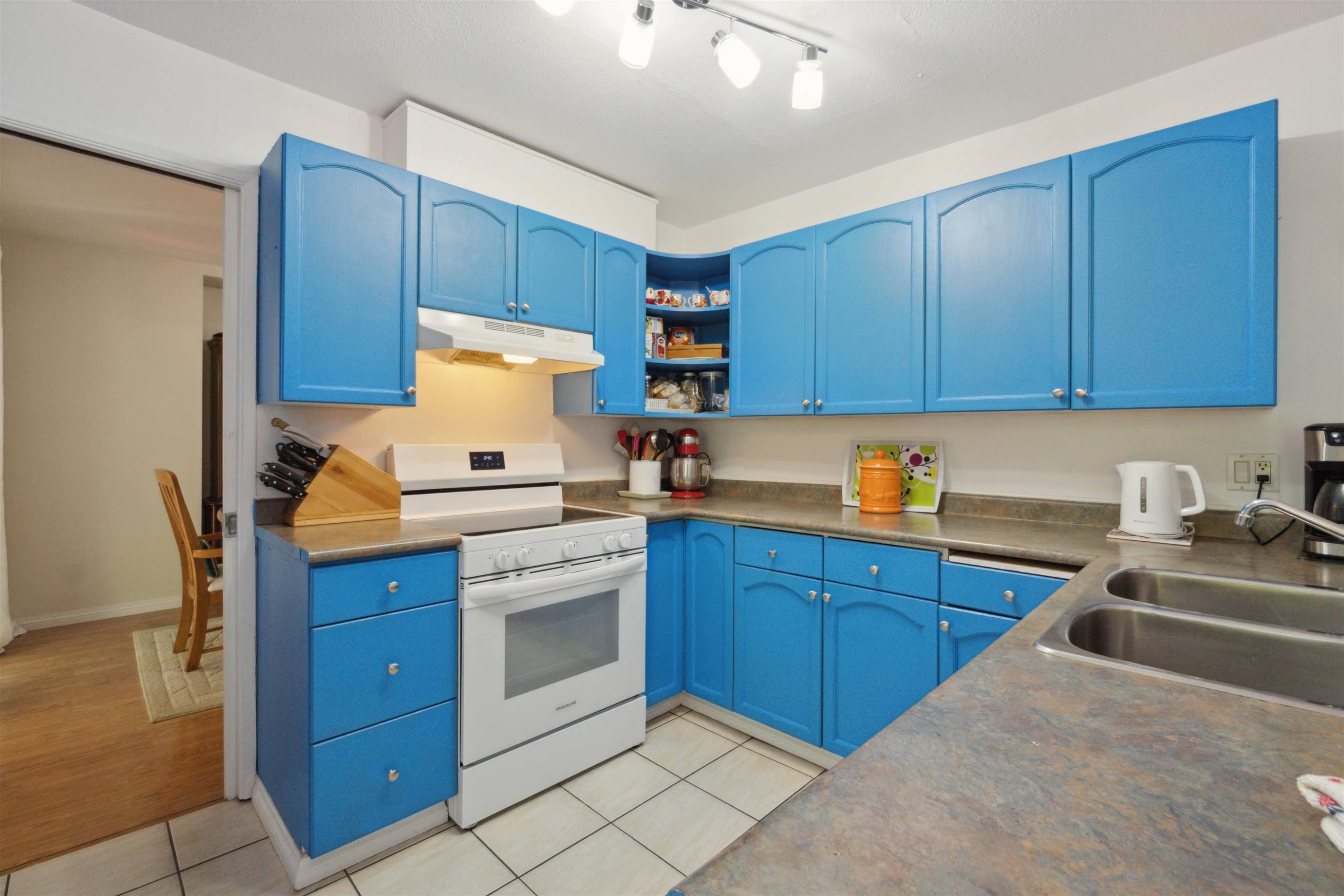 









22537


Brickwood

Close,
Maple Ridge,




BC
V2X 9J5

