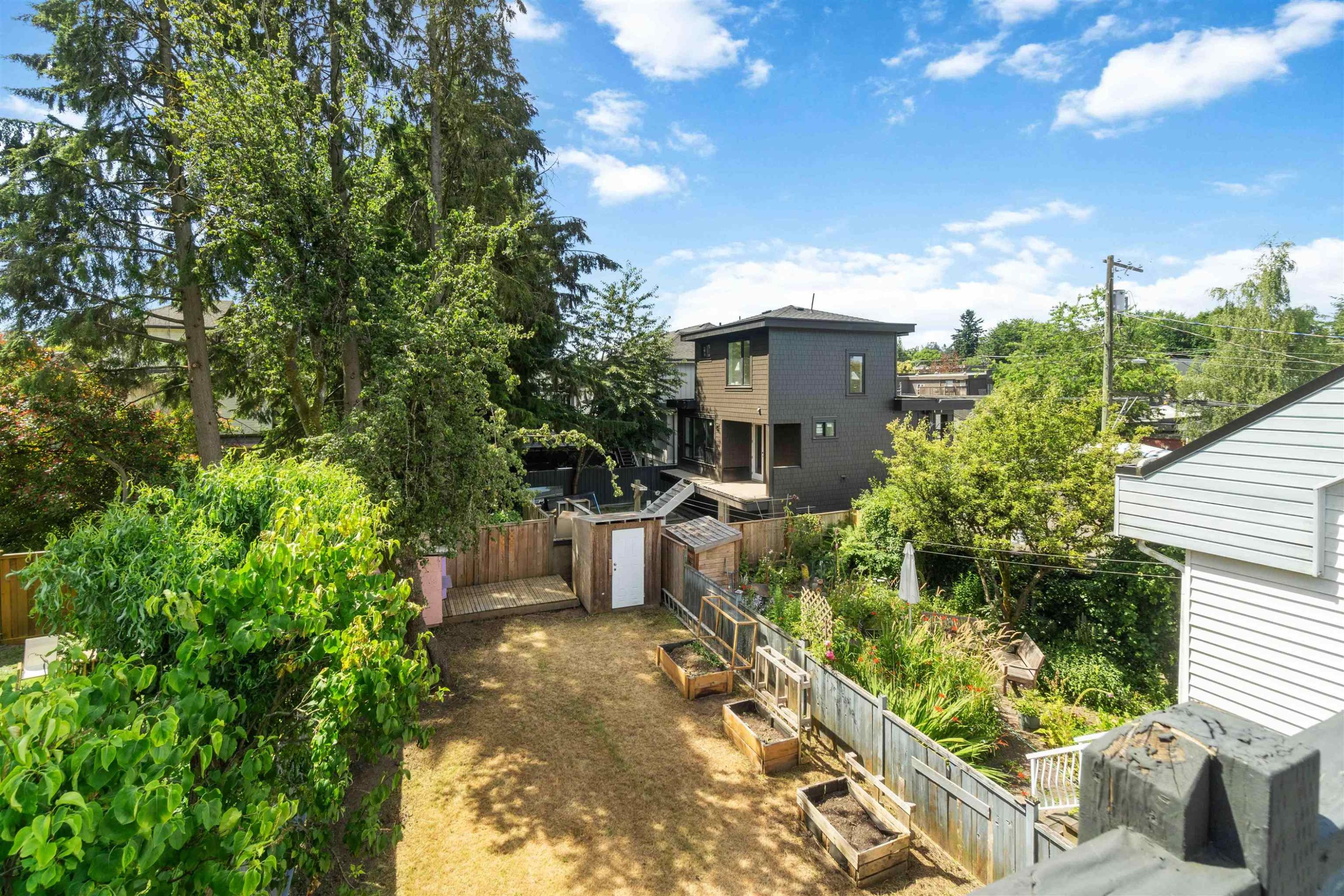 









242


26th

Avenue East,
Vancouver,




BC
V5V 2H3

