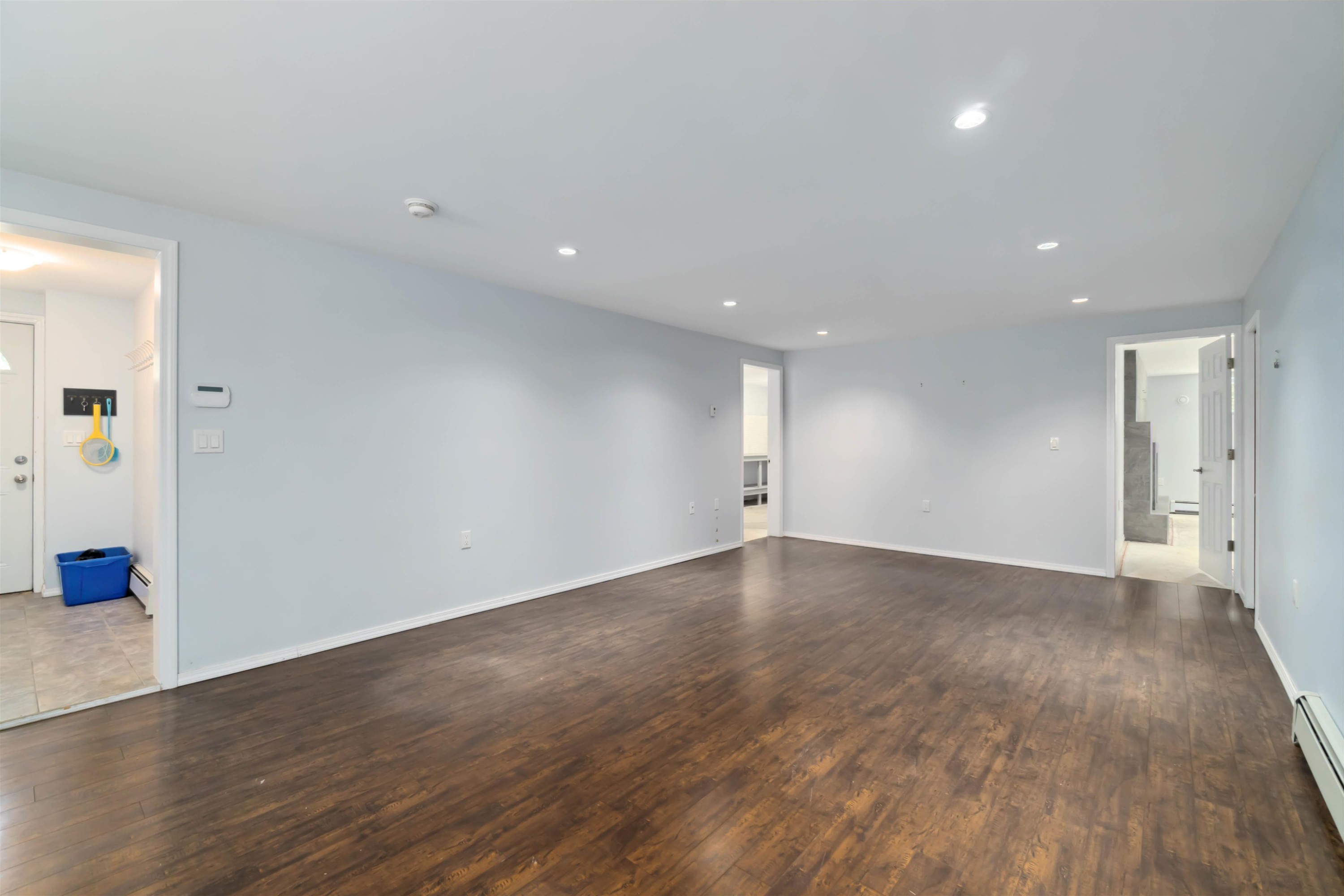 









805


Foster

Avenue,
Coquitlam,




BC
V3J 2L8

