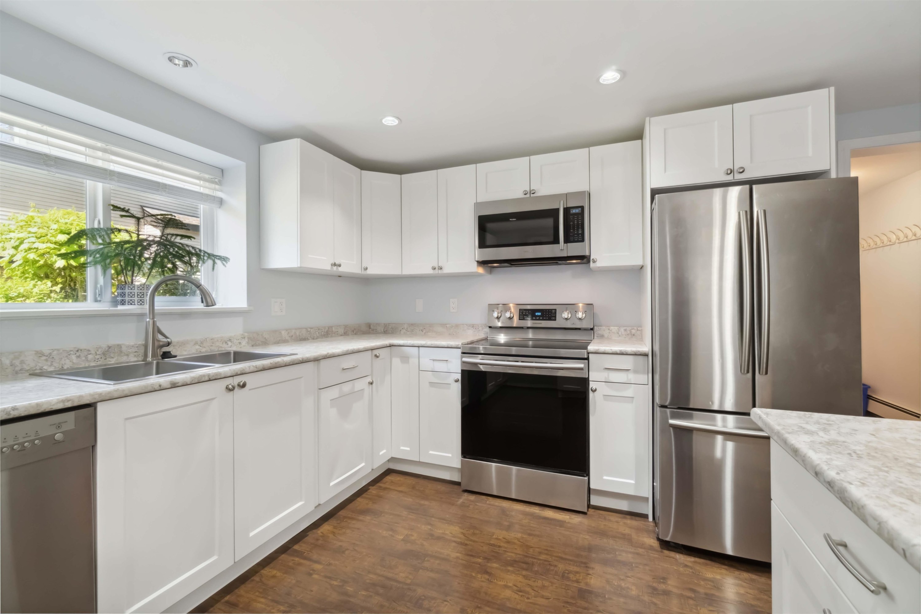 









805


Foster

Avenue,
Coquitlam,




BC
V3J 2L8

