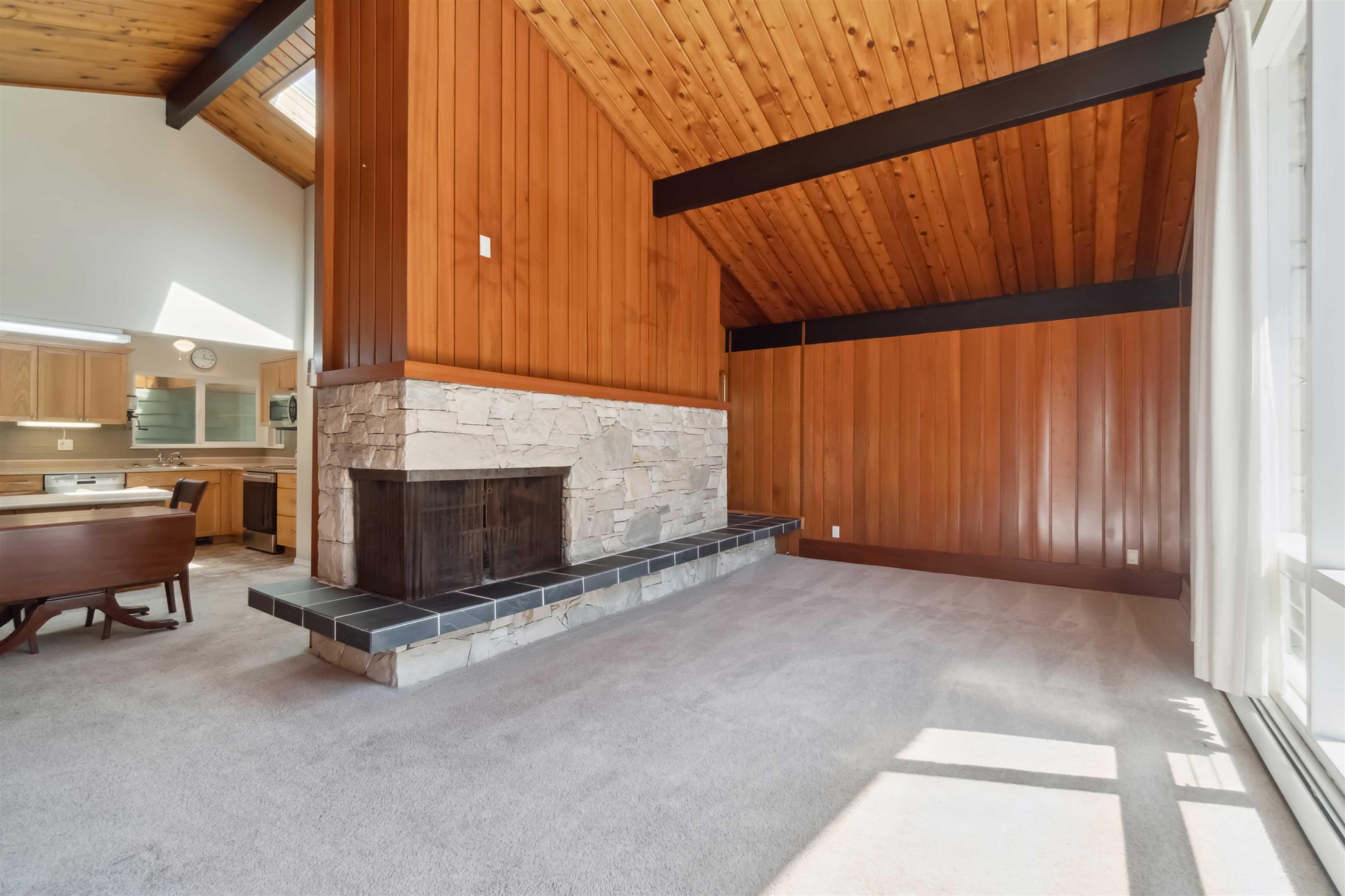









805


Foster

Avenue,
Coquitlam,




BC
V3J 2L8

