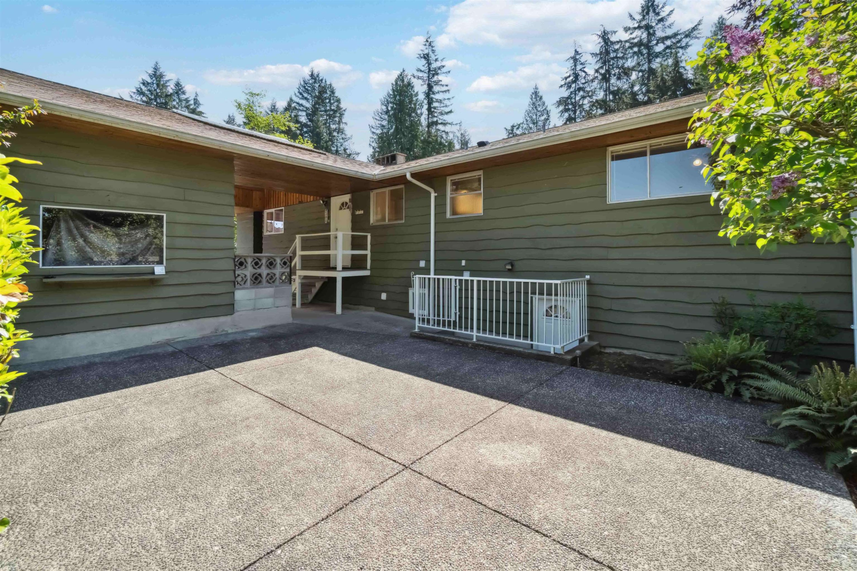 









805


Foster

Avenue,
Coquitlam,




BC
V3J 2L8


