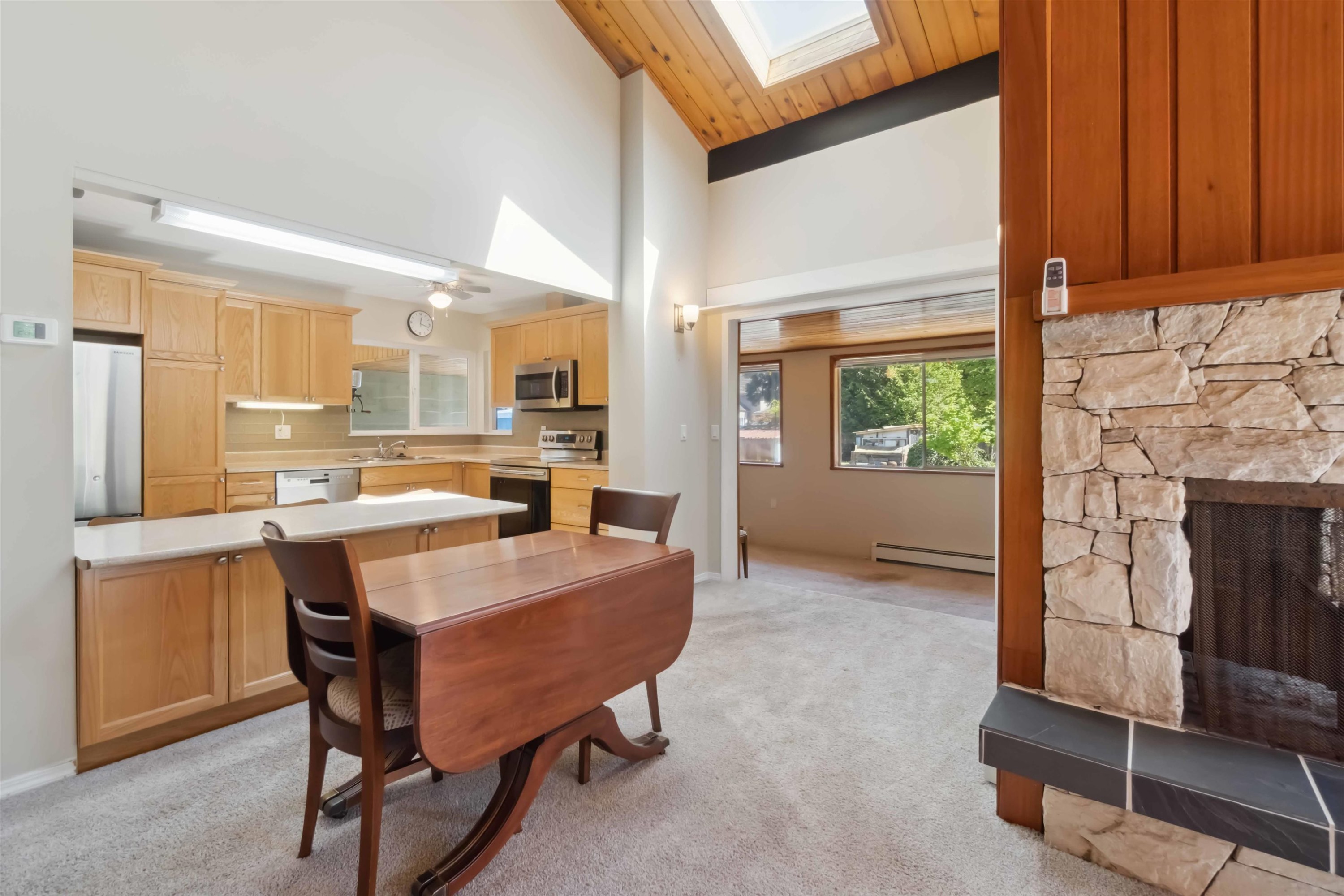 









805


Foster

Avenue,
Coquitlam,




BC
V3J 2L8

