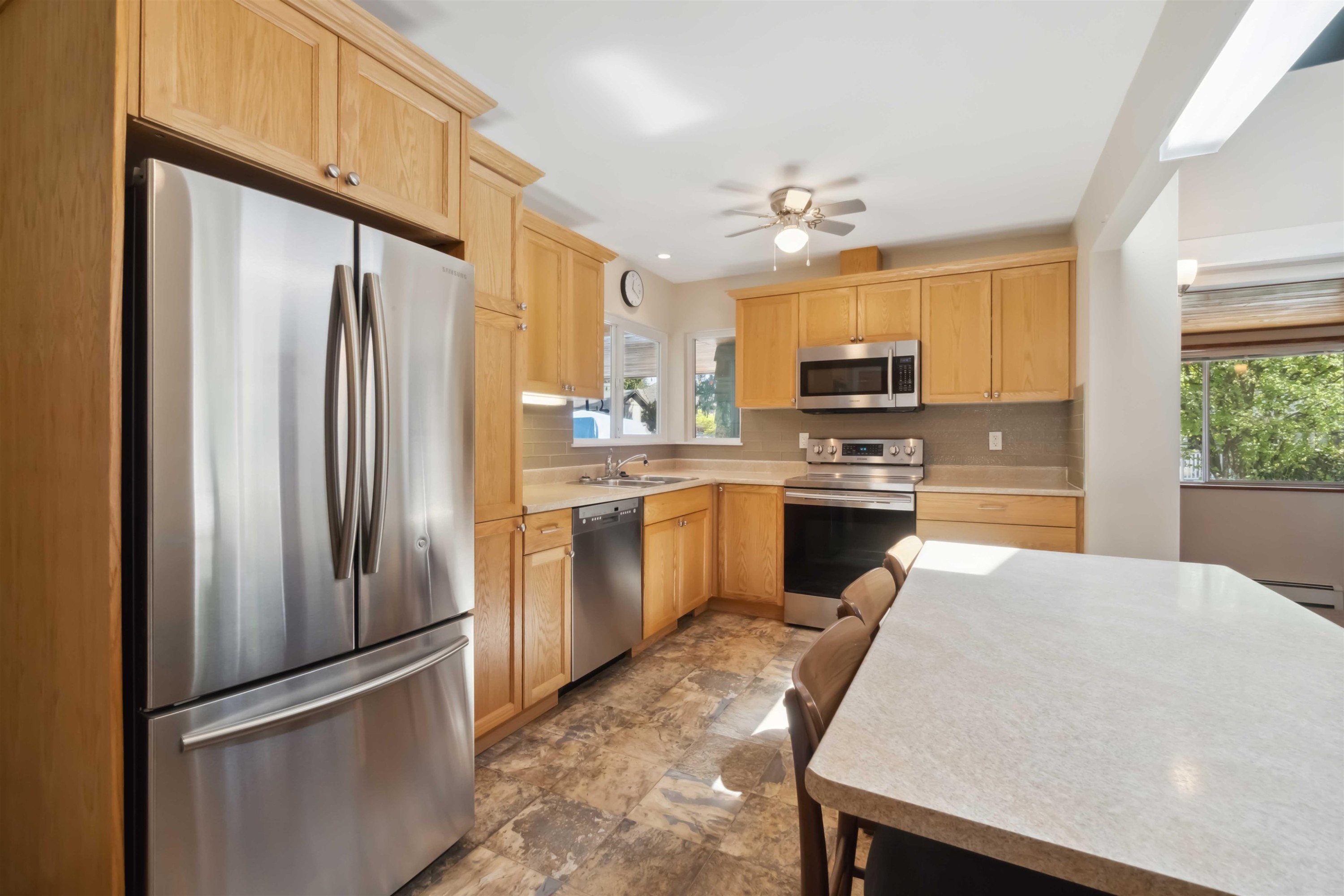 









805


Foster

Avenue,
Coquitlam,




BC
V3J 2L8

