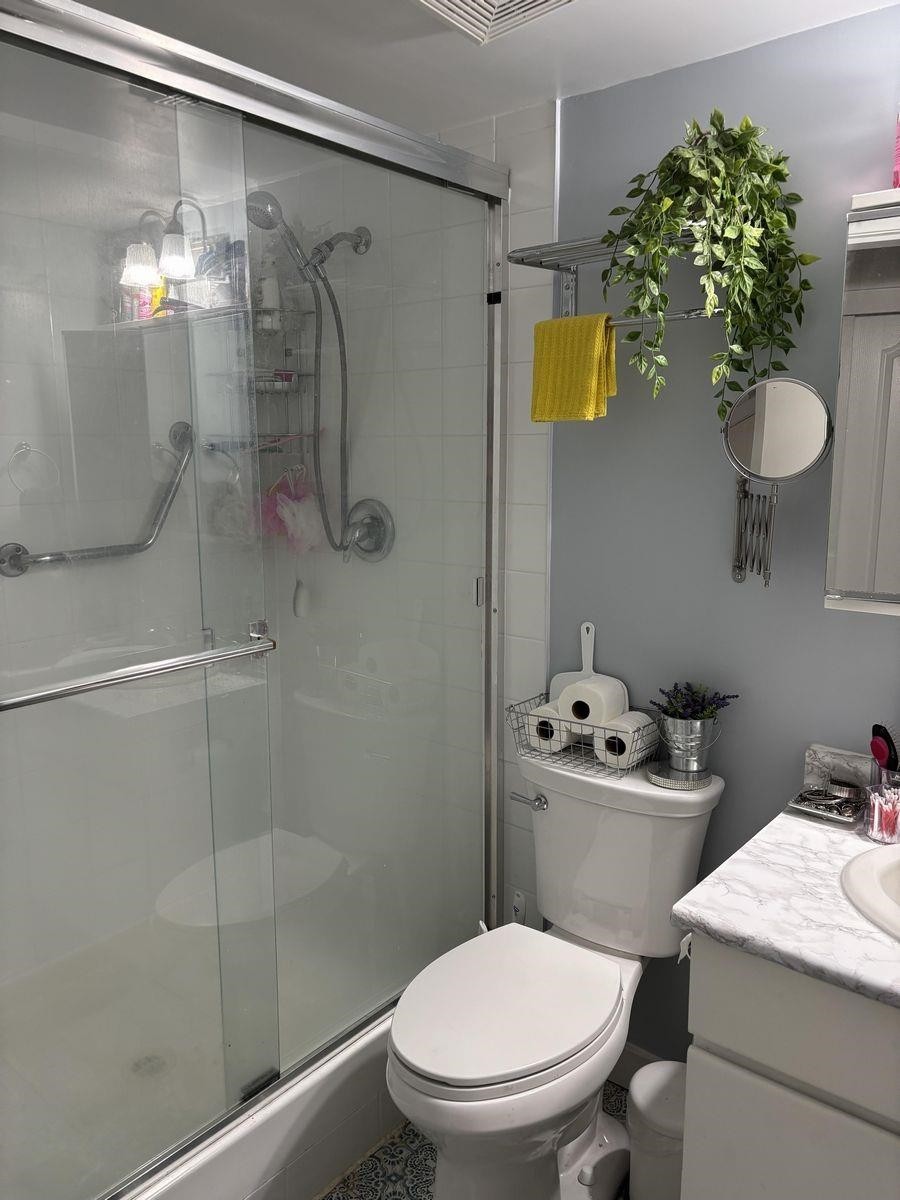 









1850


Comox

Street, 1006,
Vancouver,




BC
V6G 1R3


