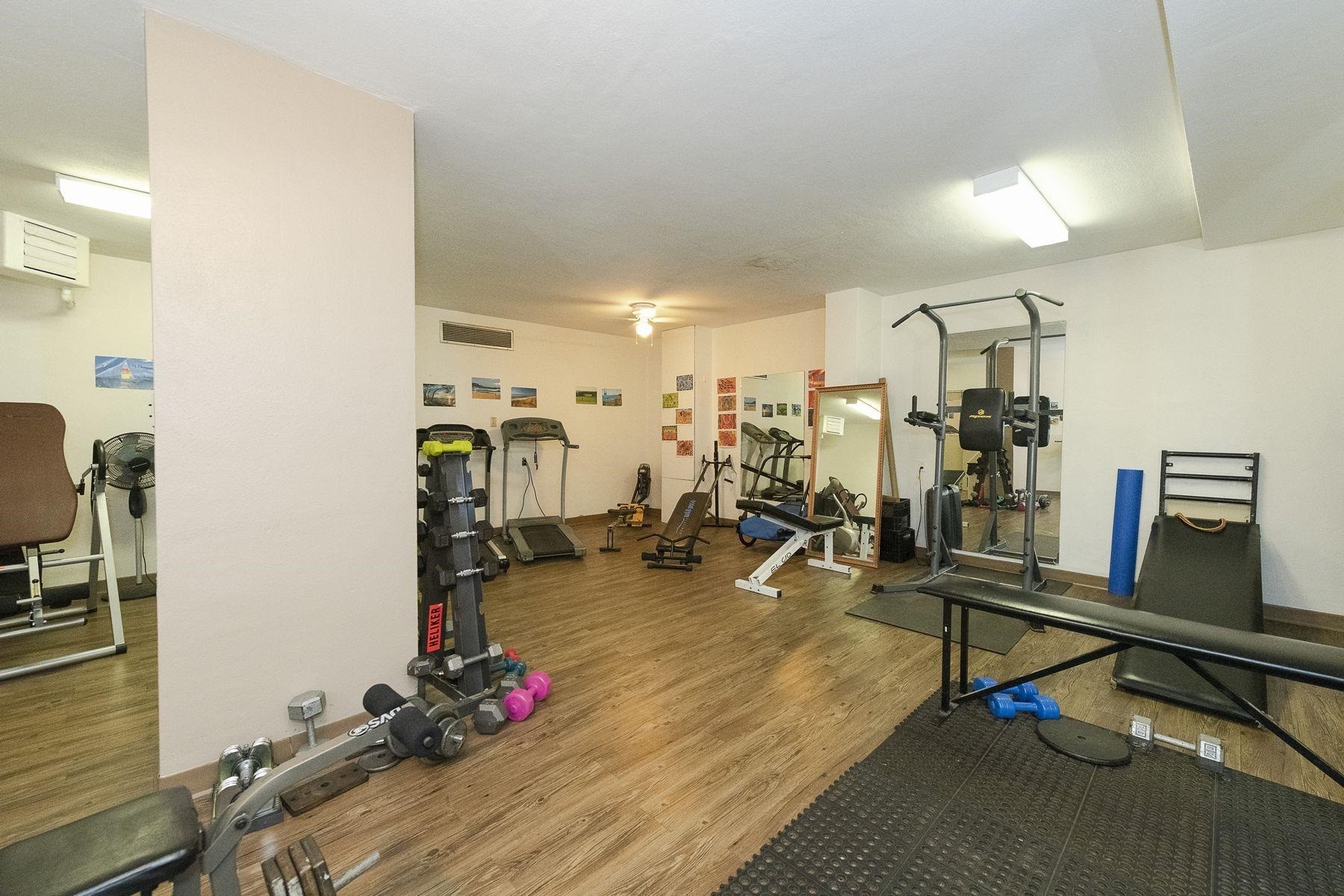 









1850


Comox

Street, 1006,
Vancouver,




BC
V6G 1R3

