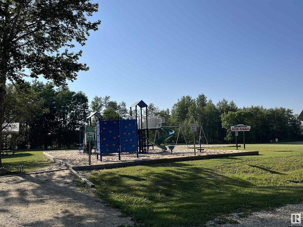 












3 SPRUCE Crescent

,
Rural Lac Ste. Anne County,







AB
T0E 0L0

