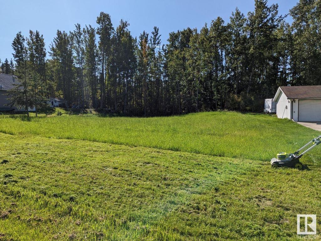 












3 SPRUCE Crescent

,
Rural Lac Ste. Anne County,







AB
T0E 0L0

