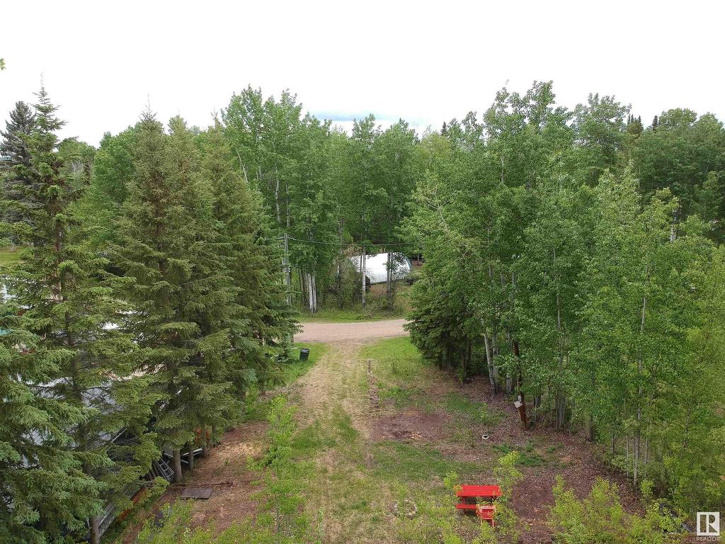












17 HILLSIDE Crescent

,
Rural Lac Ste. Anne County,







AB
T0E 0A0

