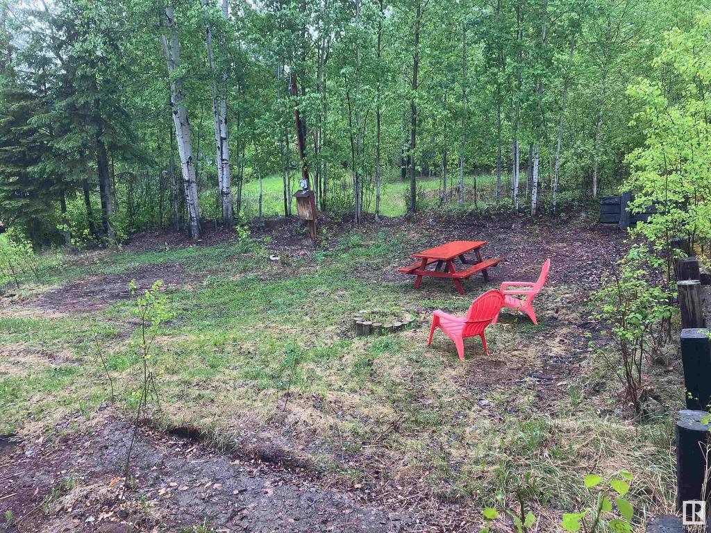 












17 HILLSIDE Crescent

,
Rural Lac Ste. Anne County,







AB
T0E 0A0


