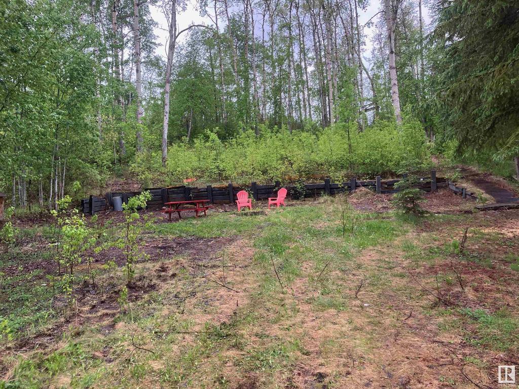 












17 HILLSIDE Crescent

,
Rural Lac Ste. Anne County,







AB
T0E 0A0

