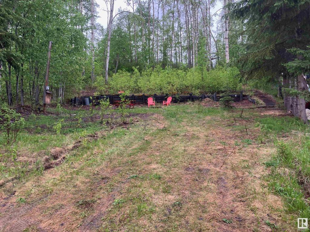 












17 HILLSIDE Crescent

,
Rural Lac Ste. Anne County,







AB
T0E 0A0

