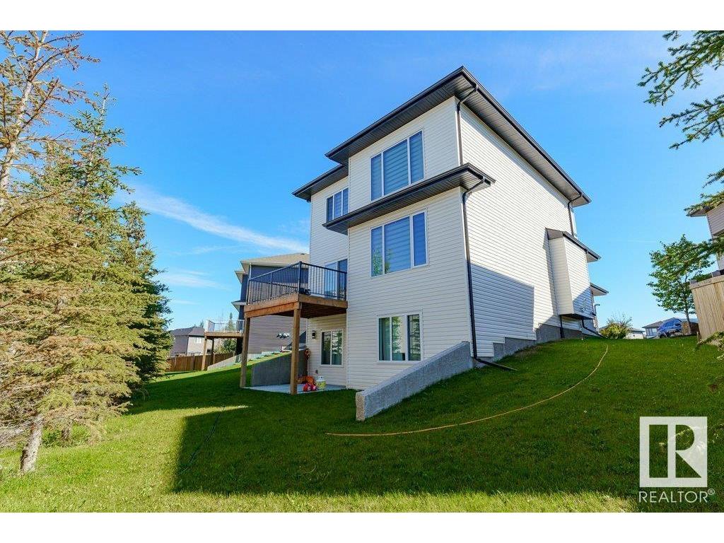 












84 MEADOWLAND Way

,
Spruce Grove,




AB
T7X 0S4

