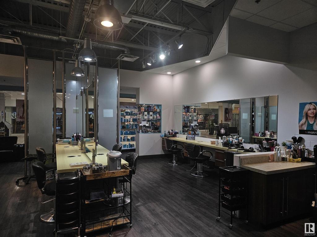 












8230 83 ave Avenue

,
Edmonton,




AB
T6C 4E3


