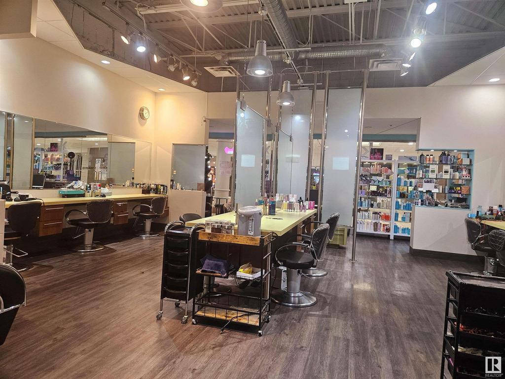 












8230 83 ave Avenue

,
Edmonton,




AB
T6C 4E3

