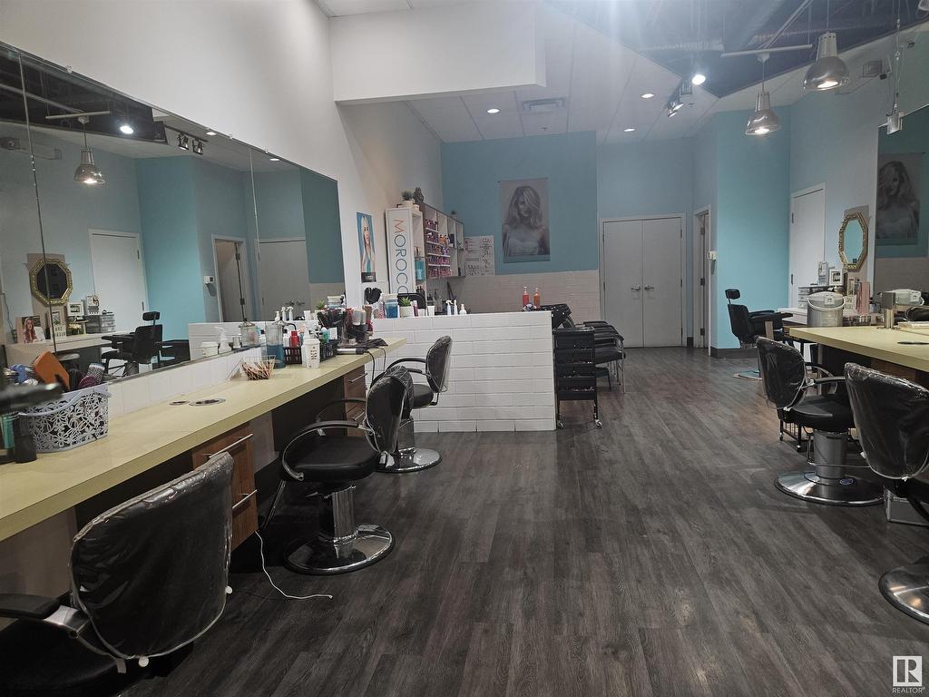 












8230 83 ave Avenue

,
Edmonton,




AB
T6C 4E3

