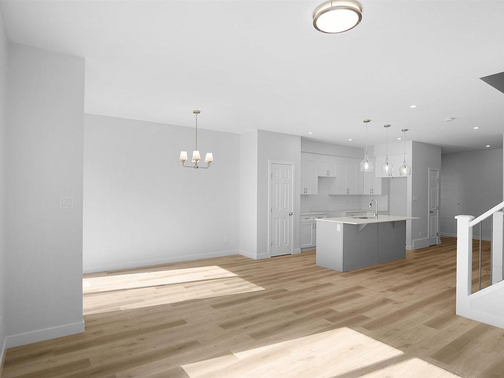 












2124 210 Street

,
Edmonton,




AB
T6M 1P7

