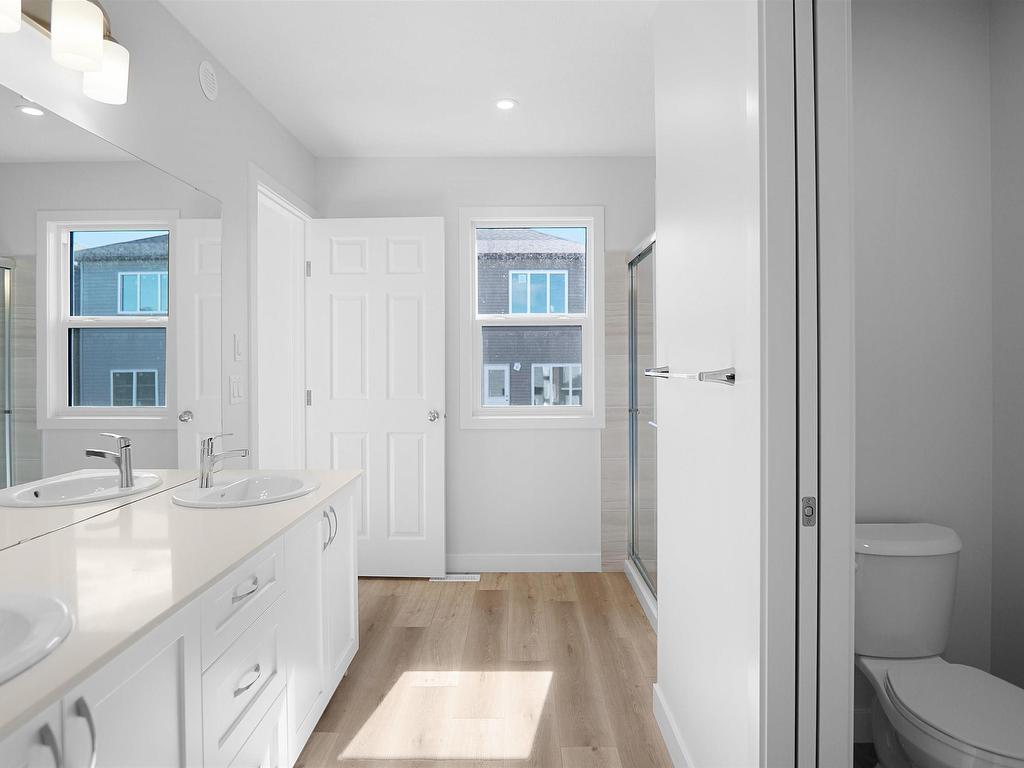 












2124 210 Street

,
Edmonton,




AB
T6M 1P7

