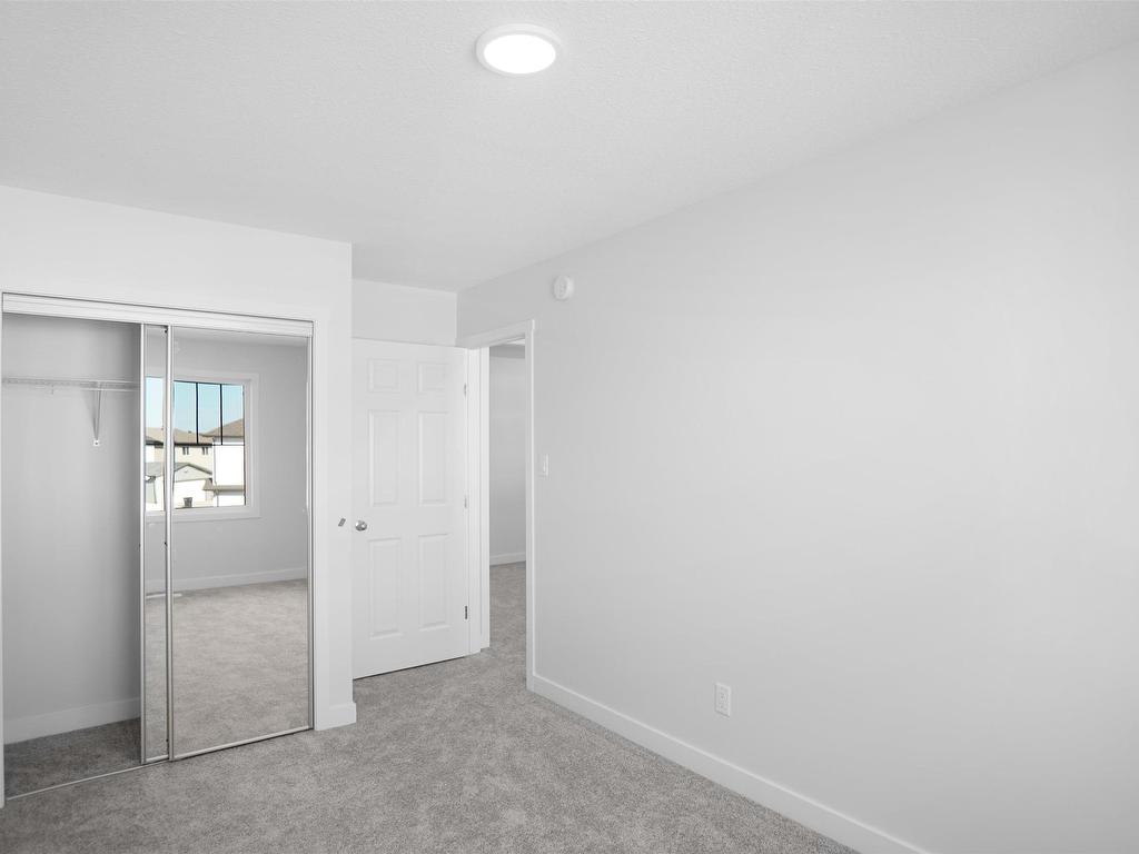 












2124 210 Street

,
Edmonton,




AB
T6M 1P7

