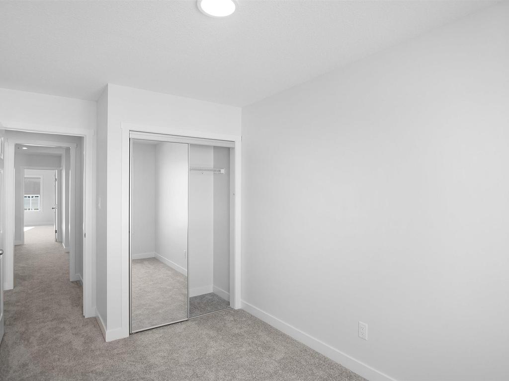 












2124 210 Street

,
Edmonton,




AB
T6M 1P7

