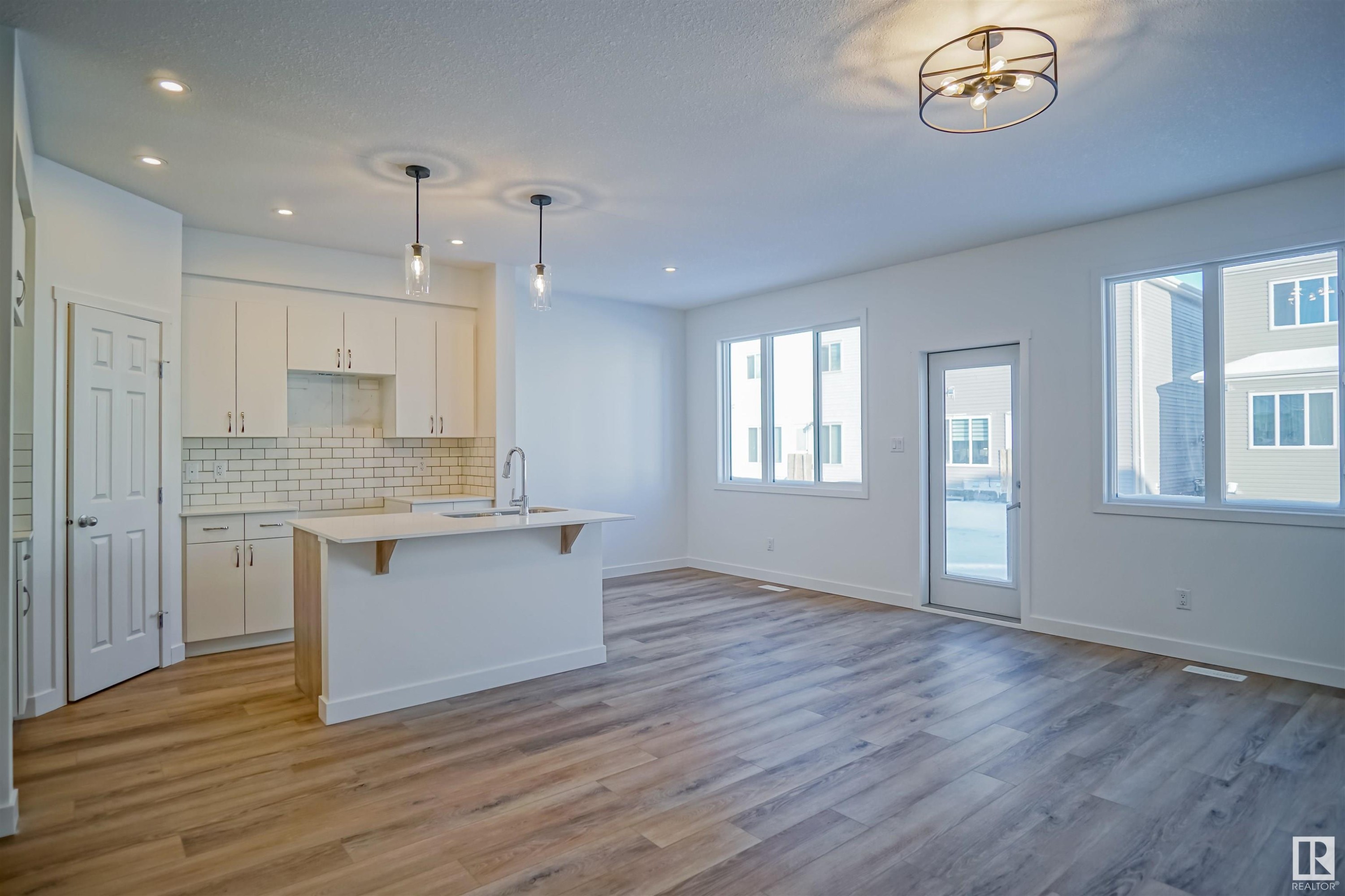 












1724 WESTERRA Wynd

,
Stony Plain,




AB
T7X 0Y6

